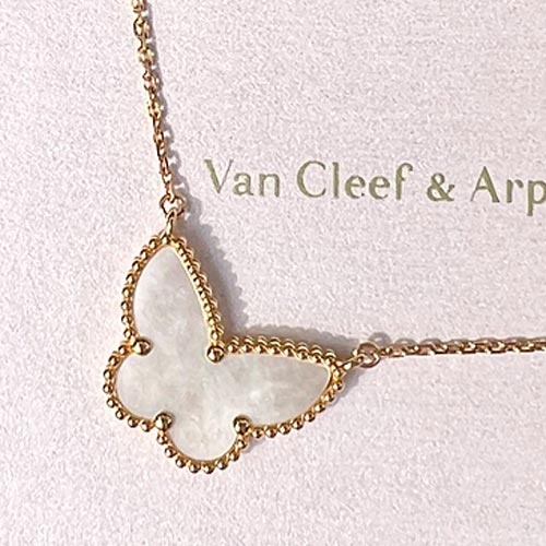 ラッキーアルハンブラパピヨンネックレス28,000円