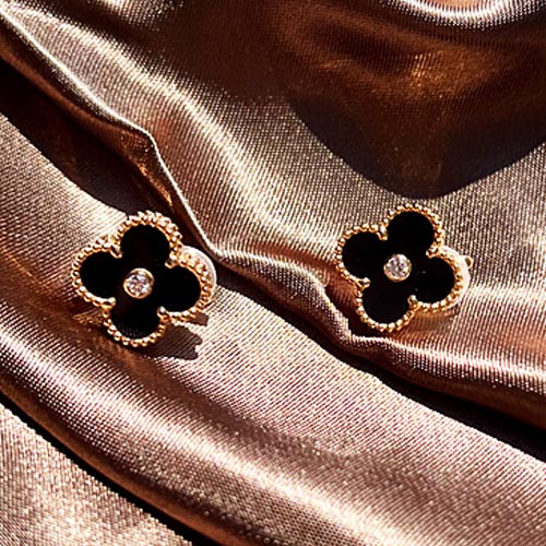 2017年限定 ヴィンテージアルハンブラ オニキス1Pダイヤモンド イヤリング 30,000円