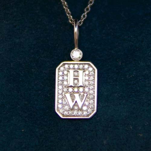 HARRY WINSTONロゴネックレス(ダイヤ・プラチナ)43,000円