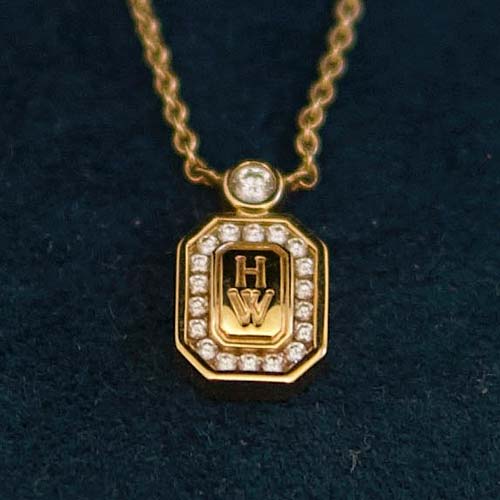 HARRY WINSTONロゴネックレスミニ(PG)18,000円
